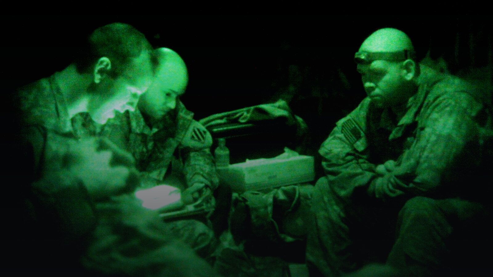 Modern Warfare 4 open beta guide - tactical operator preparing for deployment in a dark command center